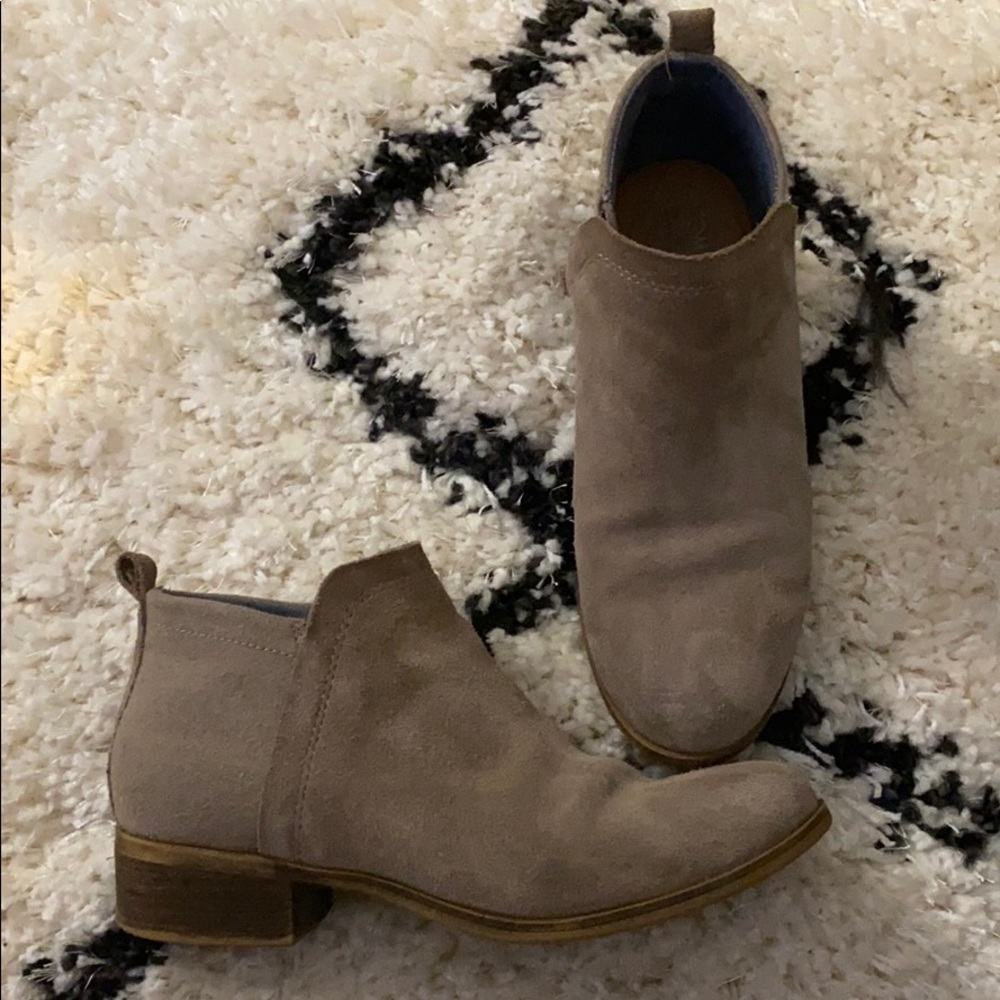 TOMS grey booties